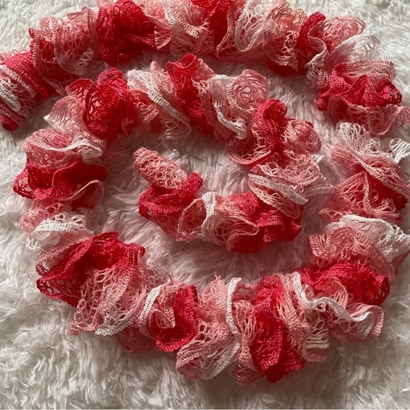 Y2K 00s knit ruffle scarf / hip sash / belt - pink & white - Picture 4 of 8